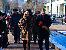 Торжественное возложение венков к братским захоронениям прошло в районе Крюково