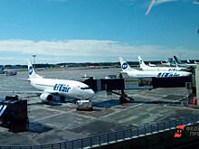 Самолет из-за повреждения фюзеляжа не смог улететь из Сургута в Уфу