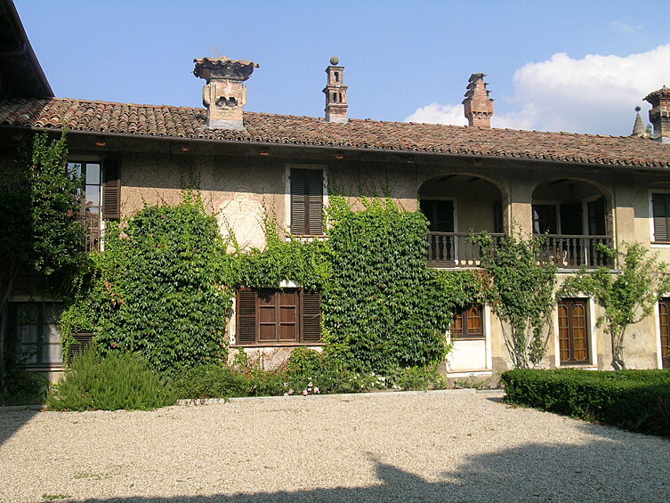 Старый жилой дом в Италии.