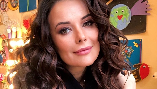 Бывшая «Мисс Вселенная» Оксана Федорова исполнила оперную арию, но не все фанаты оценили