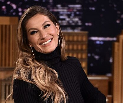 Как 42-летняя Жизель Бундхен выглядит в бикини в реальной жизни? Ты должен это видеть