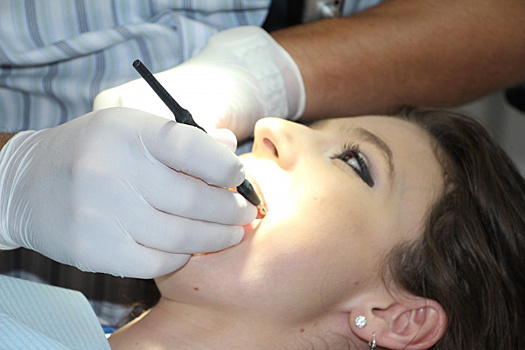 В Сызрани стоматологи испортили женщине рот