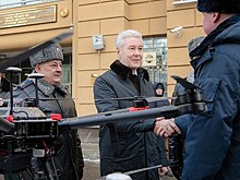 С.Собянин передал московской полиции 16 мобильных криминалистических лабораторий