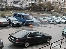 «Беспилотный» фургон Mercedes самоуничтожился в Калининграде