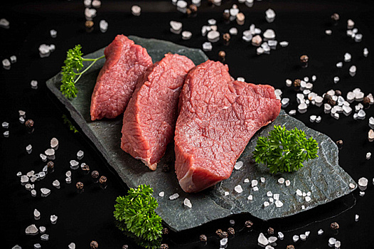 КНР и РФ возобновляют закупку мяса из Бразилии