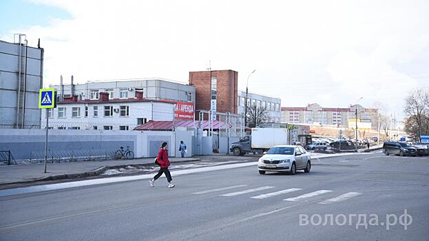 Пешеходный переход убрали на улице Чехова в Вологде