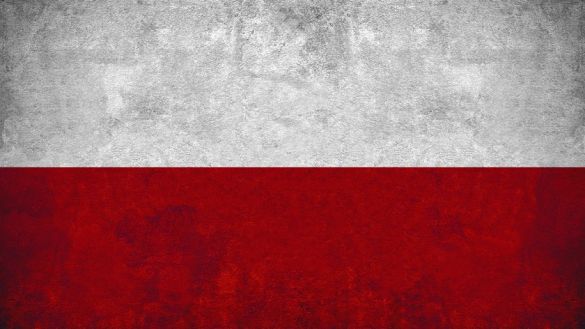 Польша на дорогах из Белоруссии начала расставлять противотанковые ежи