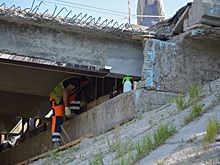 Ремонт путепровода через улицу Кузбасскую ведется под пролетными строениями