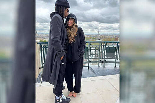 Бейонсе поделилась редким снимком с Jay-Z на свидании в Париже