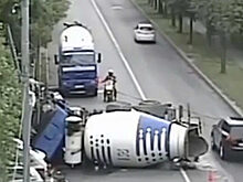 В Москве бетономешалка повредила десять припаркованных автомобилей