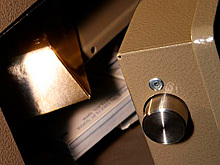 Из частного дома под Петербургом вынесли богатства на 12 миллионов рублей