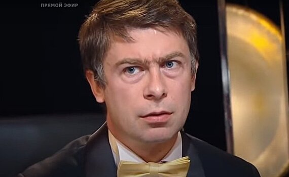 Знаток Михаил Скипский появился в передаче "Что? Где? Когда?" на Первом канале после скандала со школьницами