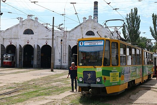 В Евпатории реконструируют трамвайные пути и сети