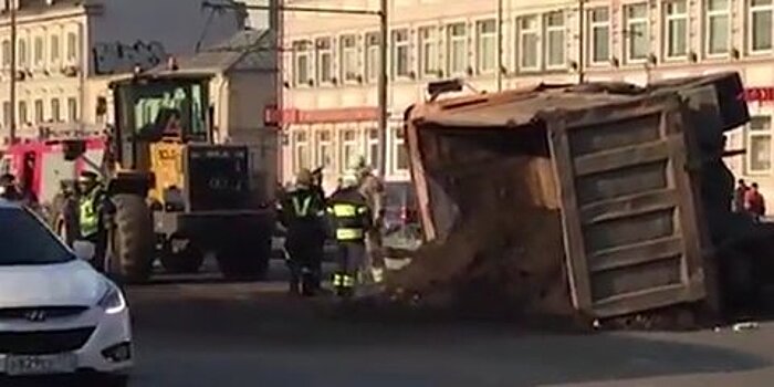 Движение затруднено на Большой тульской улице из-за ДТП