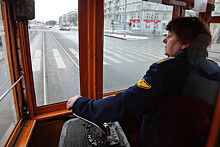 Грузовик оборвал трамвайные провода на юге Москвы