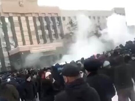 В Казахстане продолжаются массовые протесты: что известно на данный момент