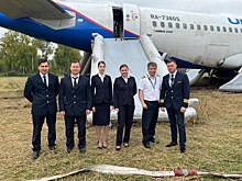 Опубликованы фотографии экипажа самолета, аварийно севшего в поле в Новосибирской области