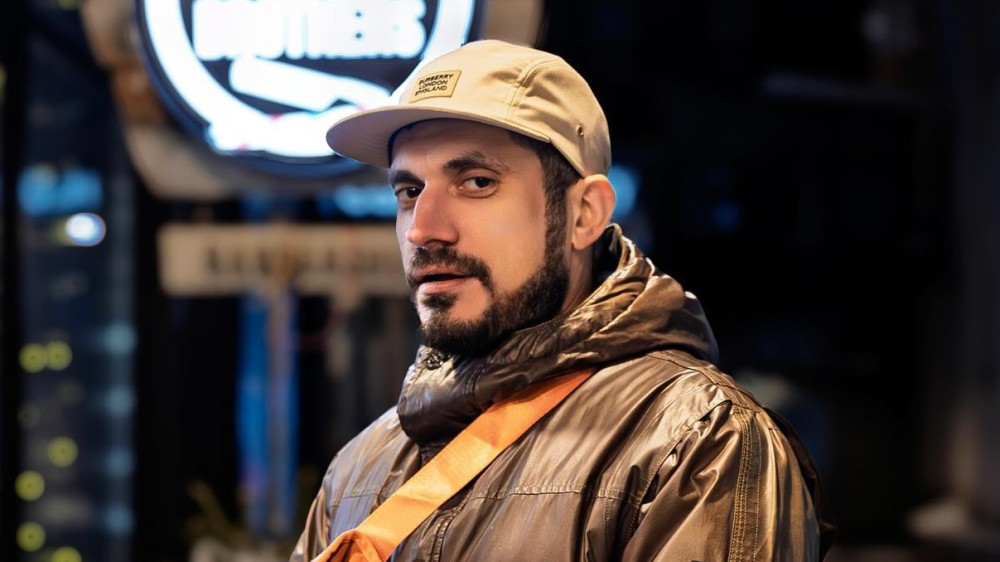 Умер Паша Техник