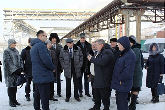 Глав муниципалитетов Южного Урала удивил чистый снег "Карабашмеди"