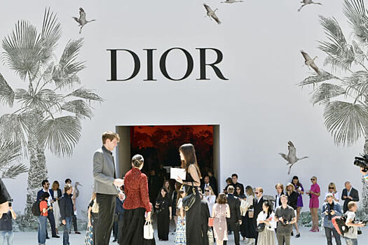 Dior открыл бутик в магазине виниловых пластинок