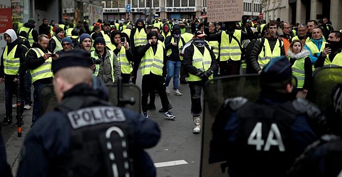 В МИД предупредили о забастовке «желтых жилетов» в Париже