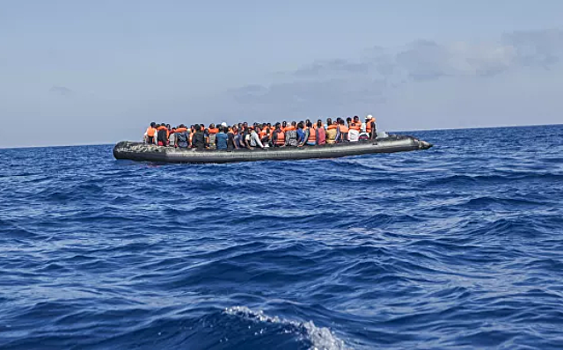 Власти Британии задержали в проливе Ла-Манш 39 мигрантов