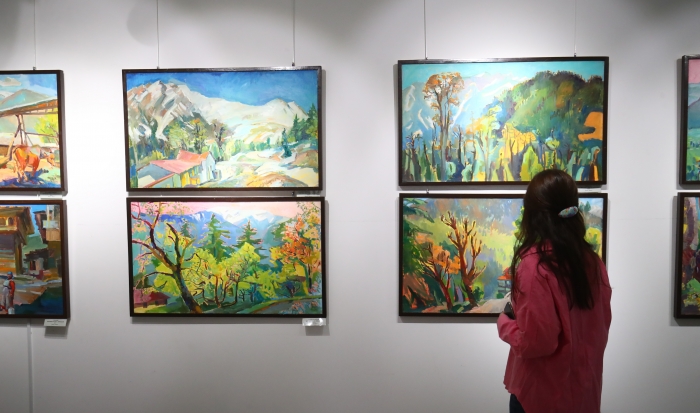 В Волгограде открылась многогранная выставка известной художницы