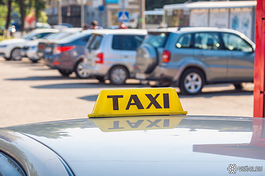 Кузбассовец выпрыгнул из такси и агрессивно отказался от помощи медиков