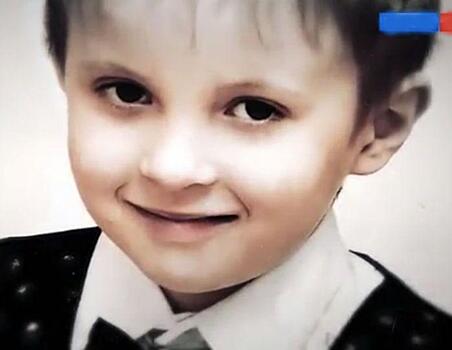 Мама впавшего в кому шестилетнего мальчика вынуждена тайно навещать его в больнице