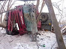 Приморец уснул за рулем груженной лесоматериалами автомашины