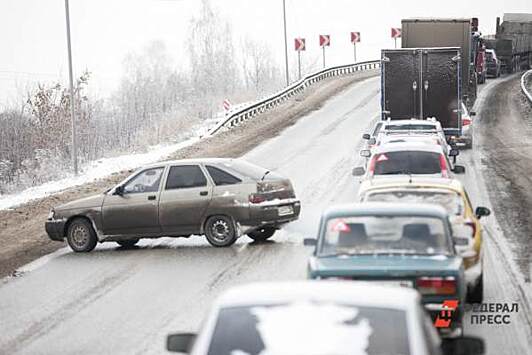 ​Жители Боровского пожаловались на расширение федеральной трассы