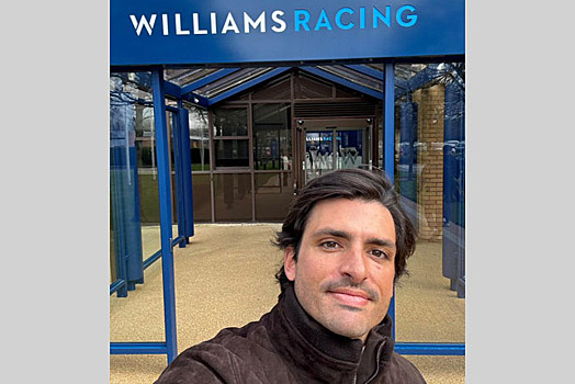 Карлос Сайнс впервые приехал на базу Williams