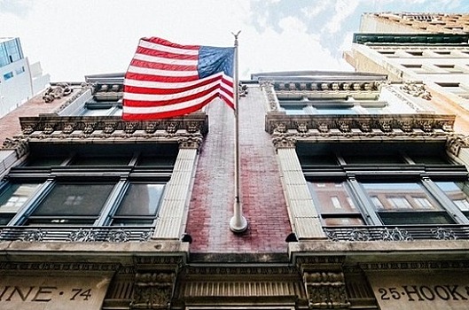 243 года назад 13 североамериканских колоний объединились в Соединенные Штаты Америки