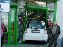 В Семикаракорске пожилой водитель въехал в супермаркет «Пятерочка»