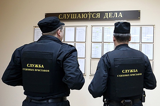 Судебные приставы взыскали долг по тысяче штрафов ГИБДД с одного гражданина