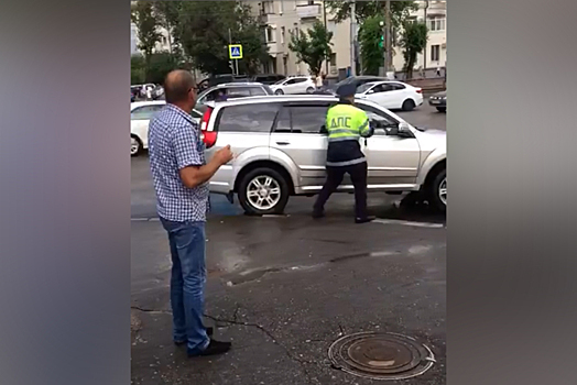 Водитель внедорожника, удиравший задом от ДПС в Волгограде, был пьян