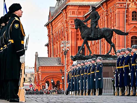 Собянин поздравил ветеранов с годовщиной контрнаступления в Битве под Москвой