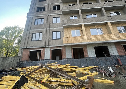 Несчастный случай в Новосибирске: два бетонщика упали с высоты 11 этажа