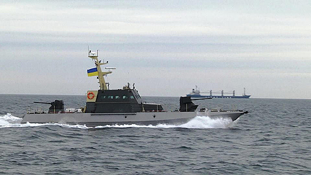 Украина перебросила бронекатера в Азовское море