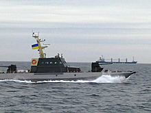 Украина перебросила бронекатера в Азовское море