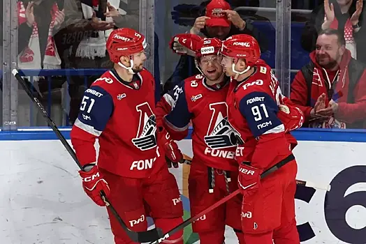 «Локомотив» обыграл «Спартак» в матче КХЛ с девятью заброшенными шайбами