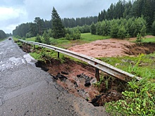 В Юкаменском районе ливень размыл дорогу