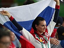 Исинбаева с российским флагом появилась в официальной рекламе Олимпиады в Париже