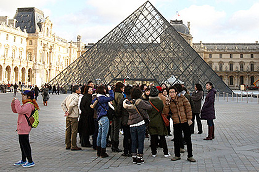 Китайские путешественники променяли Париж на Москву