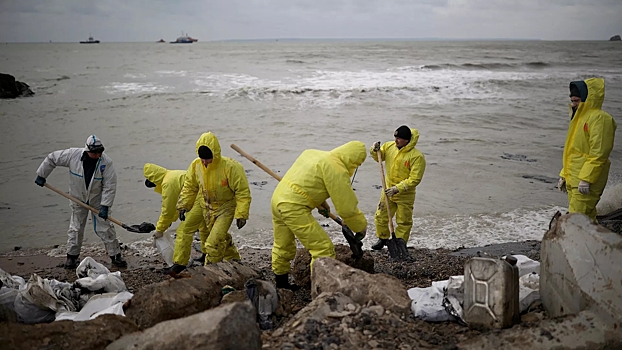 В Анапе произошли повторные выбросы мазута