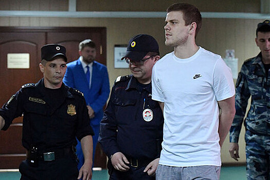 Адвокат Кокорина: он посещает спортзал пять раз в день