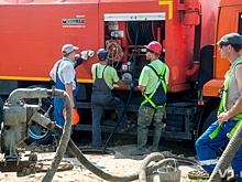 Душ с грязью: в Волгограде 15 многоквартирных домов не могут избавить от песка в кранах