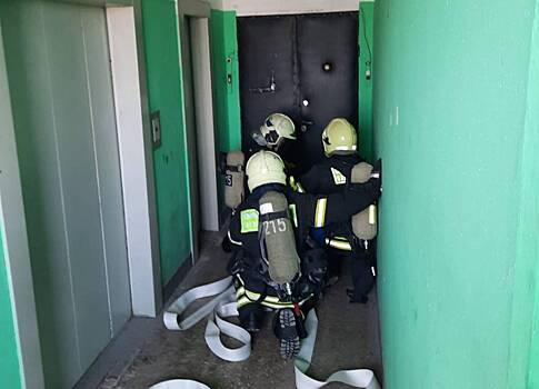 Пожарные ПСО№215 провели занятие в многоквартирном жилом доме