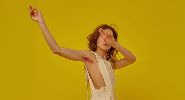 Брить или не брить: «Восход» запустил кампанию о прическах под мышками