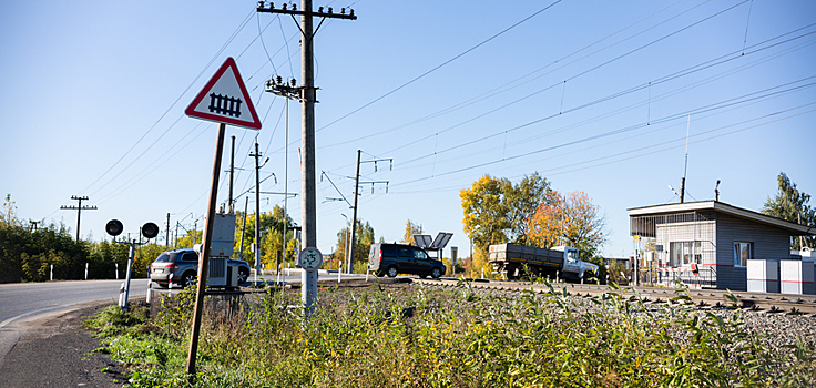 Поезд столкнулся с легковушкой в Ижевске